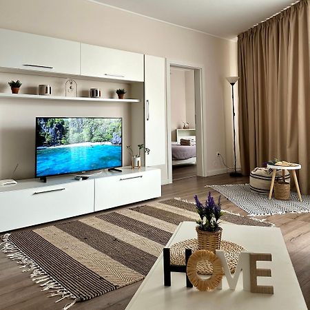 Moonlight Charming Shelter - 3Br 180º Balcony View Apartment Орадеа Екстериор снимка