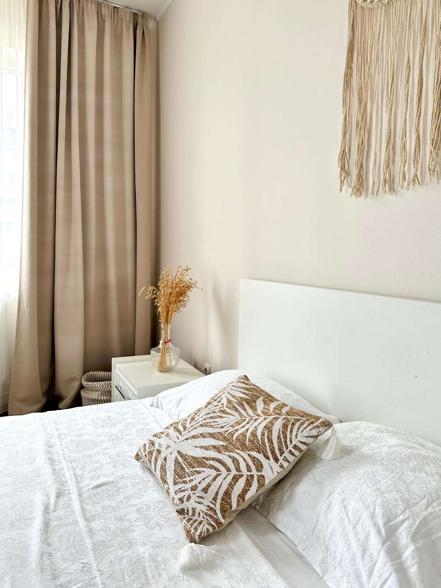 Moonlight Charming Shelter - 3Br 180º Balcony View Apartment Орадеа Екстериор снимка