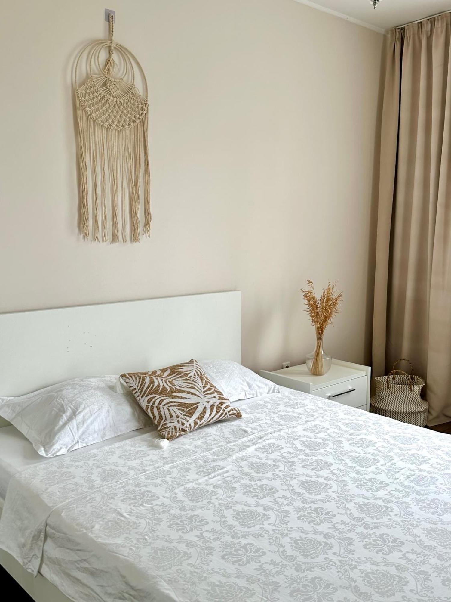 Moonlight Charming Shelter - 3Br 180º Balcony View Apartment Орадеа Екстериор снимка